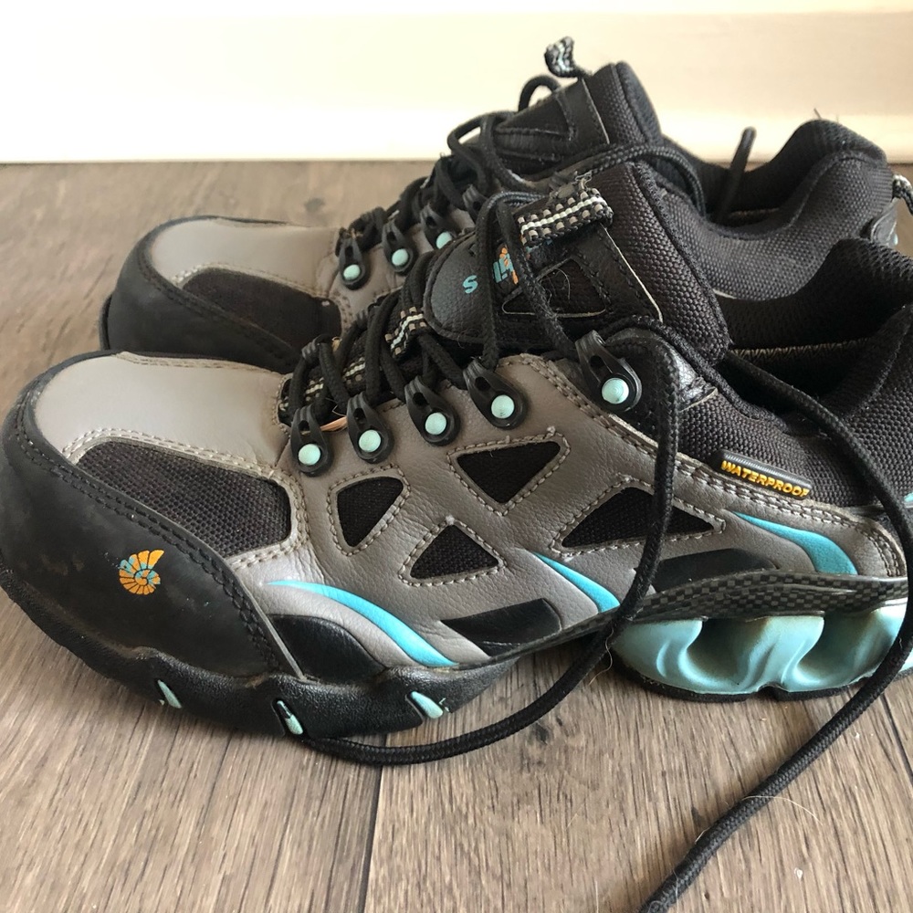 ⭐️ Nautilus Steel Toe Shoes